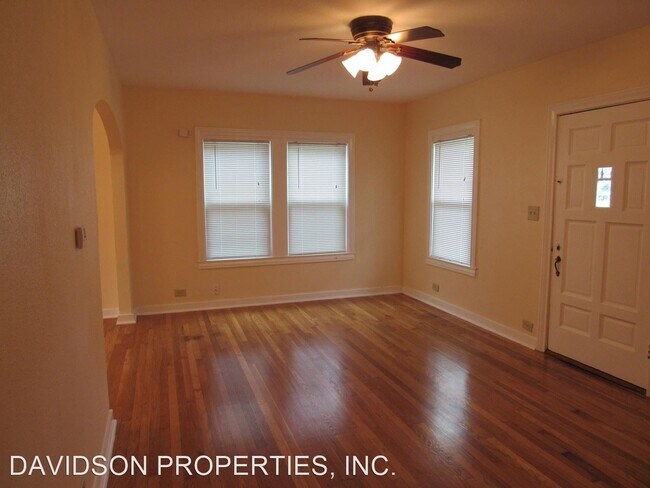 Foto del edificio - 2220-2220 W Mistletoe Ave