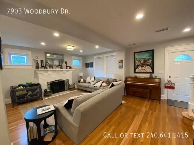 Foto del edificio - 7903 Woodbury Dr