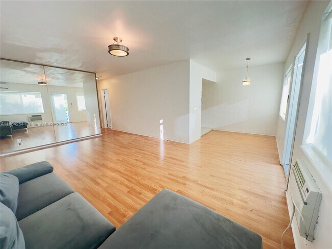 Building Photo - 455 Golden Isles Dr