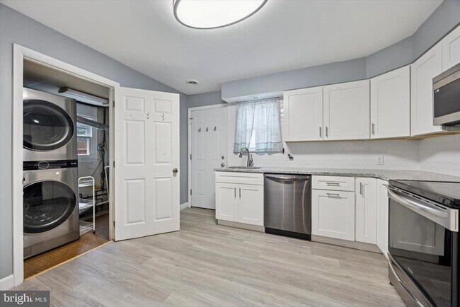 Foto del edificio - 4205 W 5th St