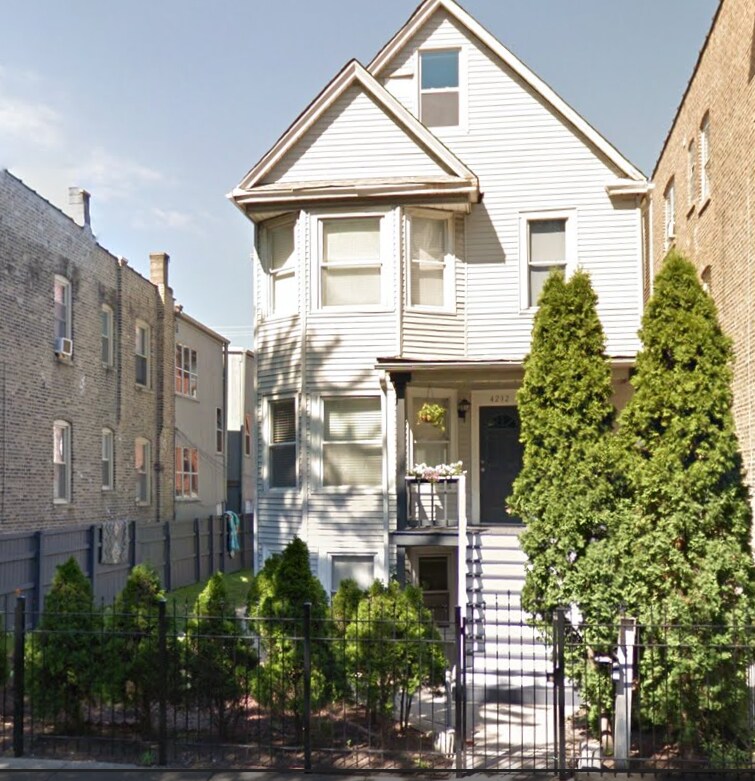 Primary Photo - 4232 N Troy St