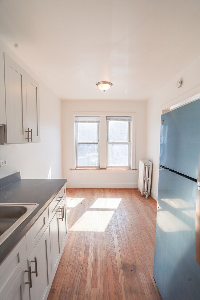 Foto del edificio - 4801 N Bell Ave