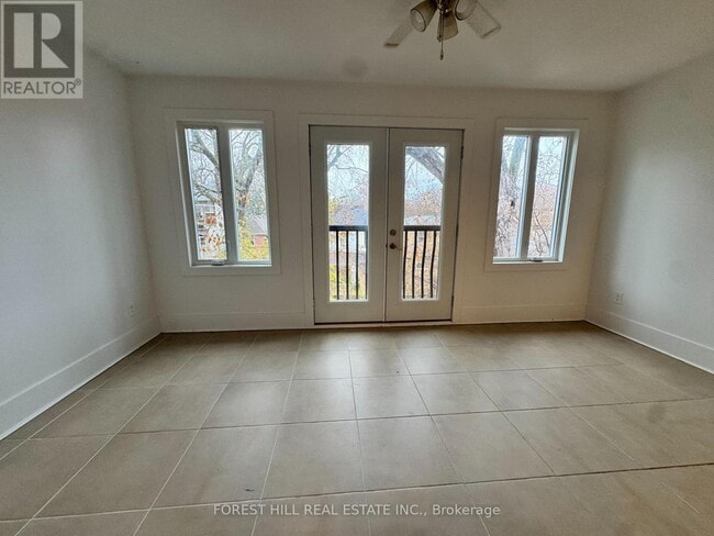 Building Photo - 1077 Bathurst St