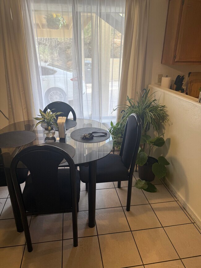 Foto del edificio - 2536 N Corinthian Garden Dr