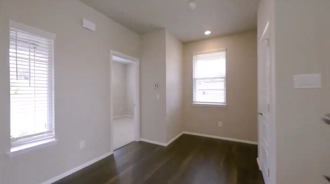 Foto del edificio - 3909 80th Ave NE