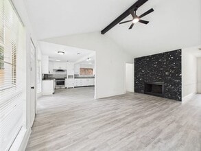 Building Photo - 5814 Fontenelle Dr