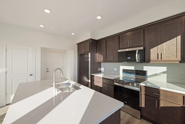 Foto del edificio - "Spacious 4-Bed, 3-Bath Oasis in Sacramento's Delta Shores!"