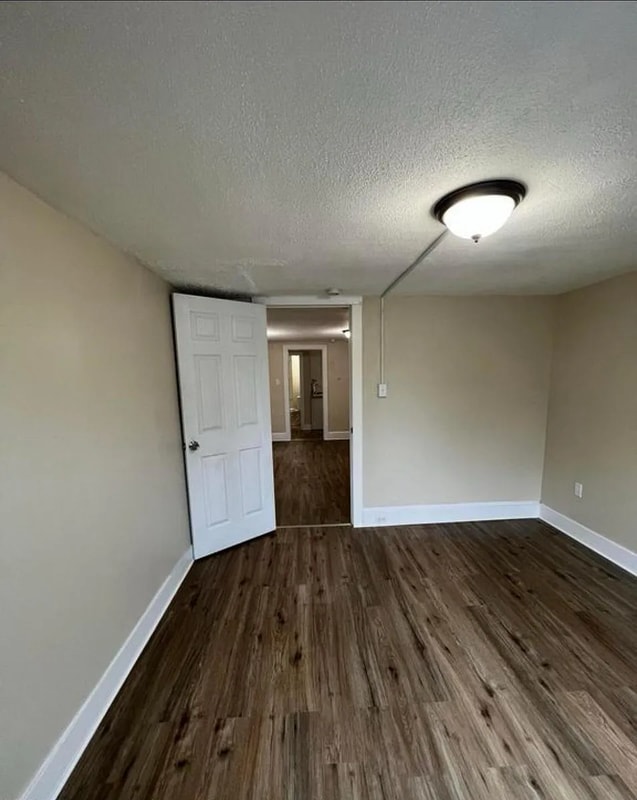 Building Photo - 105 Sambourne St