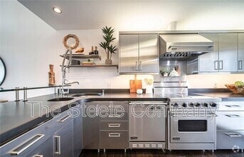 Building Photo - 5226 Marina Pacifica Dr S