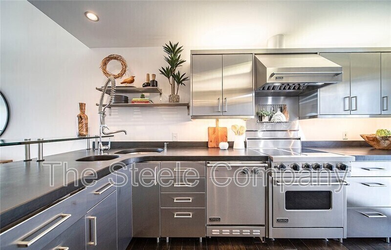 Foto principal - 5226 Marina Pacifica Dr S