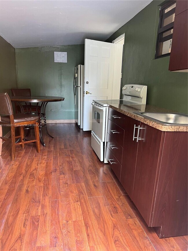 Foto del edificio - 2901 NW 169th Terrace