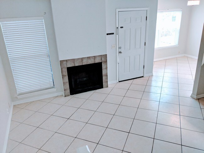 Foto del edificio - 2433 E 87th St