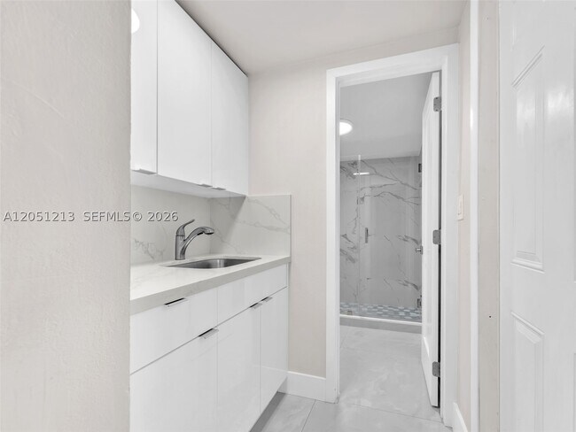 Foto del edificio - 10460 SW 43rd St