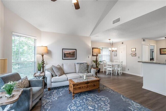 Foto del edificio - 509 Cypress Pointe St