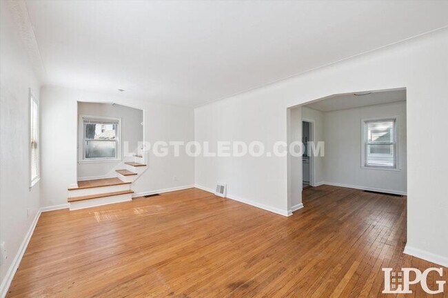 Foto del edificio - 3613 Bellevue Rd