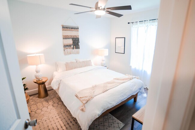 Foto del edificio - 9618 Holly Springs Dr