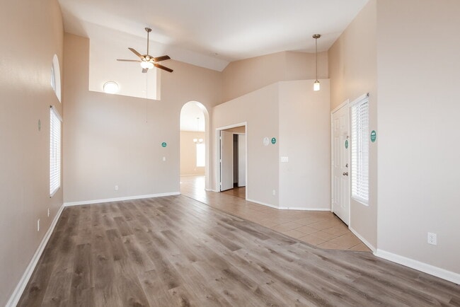 Building Photo - 14815 W Dovestar Dr