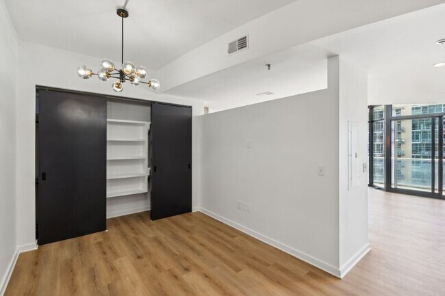 Foto del edificio - 1154 Division St