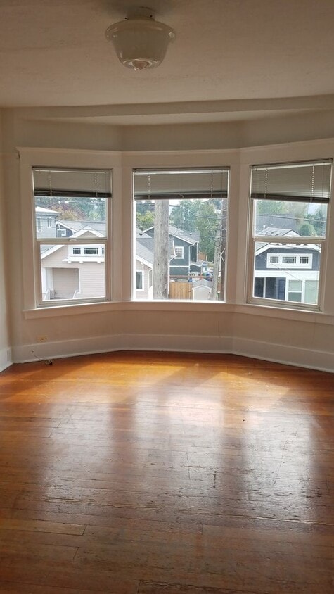 Primary Photo - Barker Duplex