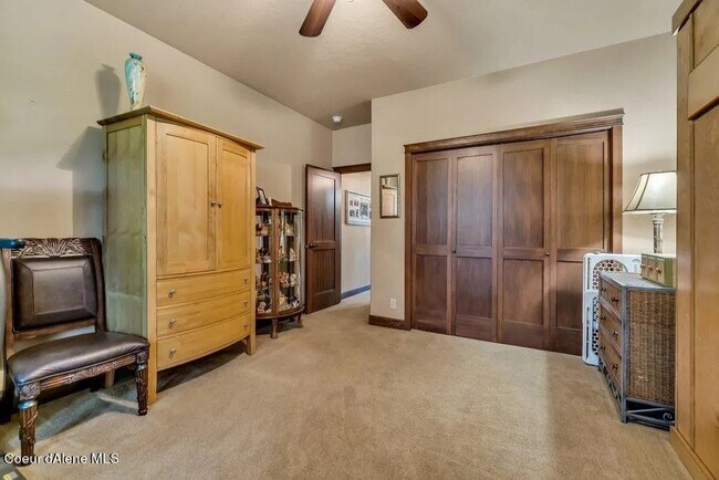 Building Photo - Pebble Creek