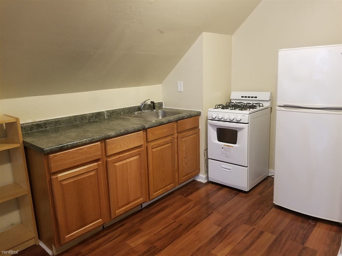 Building Photo - Studio, 1 bath  - 104 Sherman Ave 7