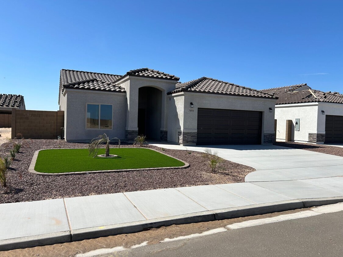 Foto principal - NEW CONSTRUCTION!