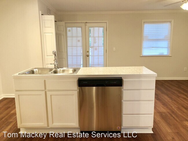 Building Photo - 3 br, 2 bath House - 1441 W. Roosevelt St.