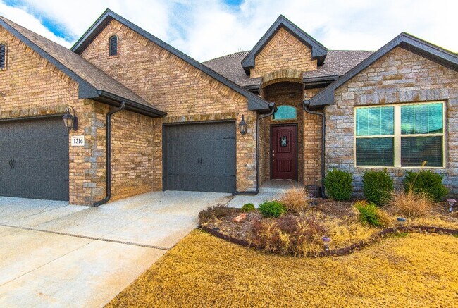 Building Photo - 1316 Woodgrass Ct