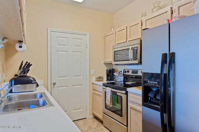 Building Photo - 211 Colima Ct