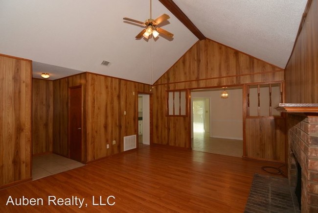 Building Photo - 2836 Butler Manor Dr