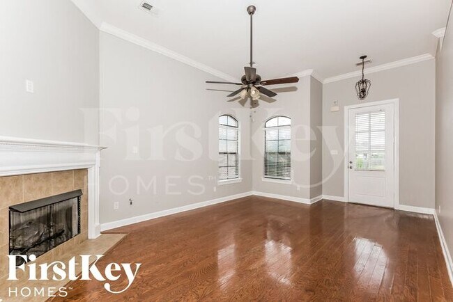 Foto del edificio - 4861 Stirrup Dr