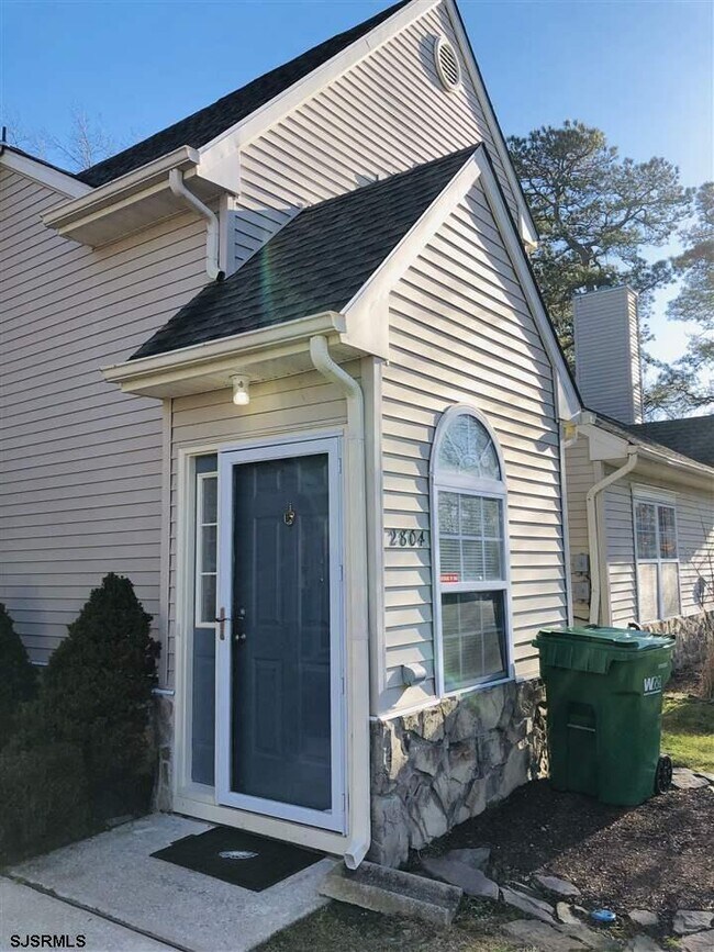 Building Photo - 2804 Falcon Ct