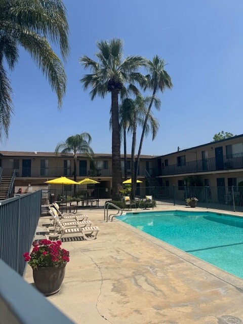Foto del edificio - Covina Palms Apartments