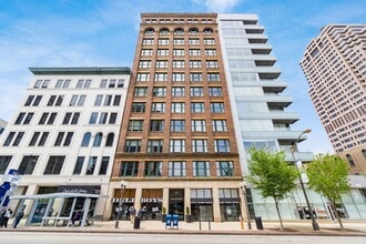 Building Photo - 145 N High St