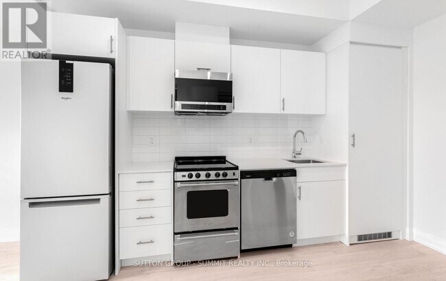 Building Photo - 412-412 Silver Maple Rd