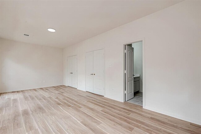 Foto del edificio - 2150 Stacy Knoll