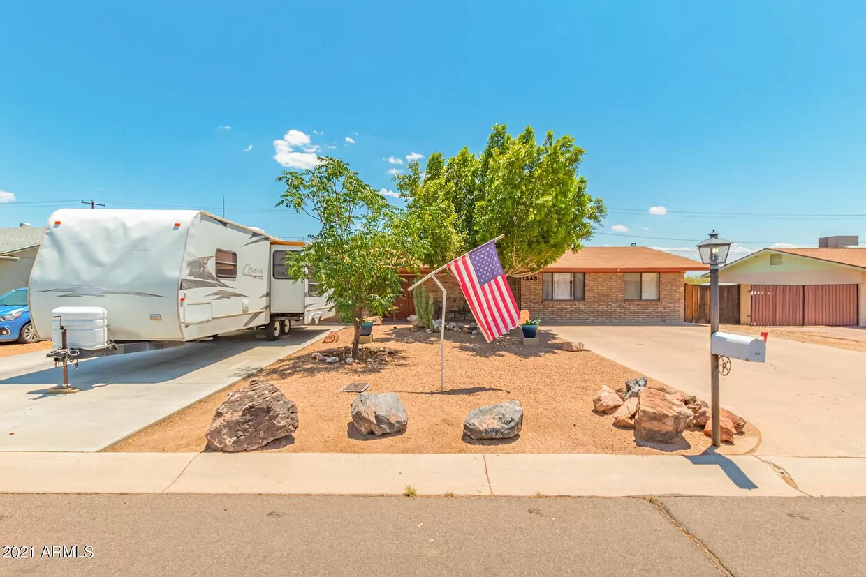 Primary Photo - 1345 S Cactus Rd