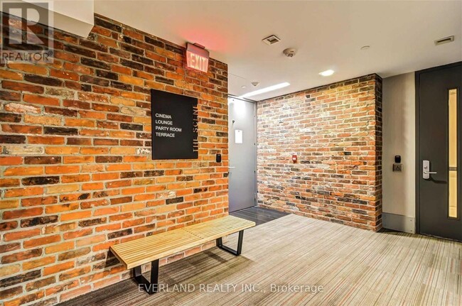 Building Photo - 21 Widmer St