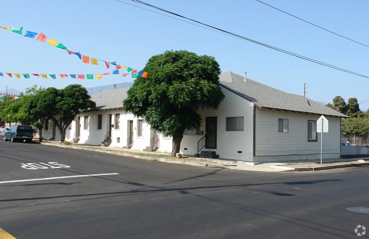 Primary Photo - 5 Apartment Units