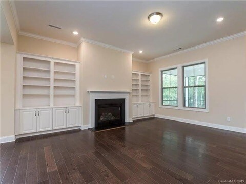 Building Photo - 120 Enclave Meadows Ln