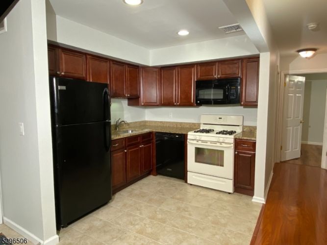 Primary Photo - 154 Stonyridge Dr