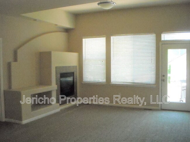 Building Photo - 5357 Balsam St