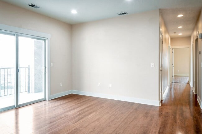 Building Photo - Large Condo w 1 car garage in Harvest Hills