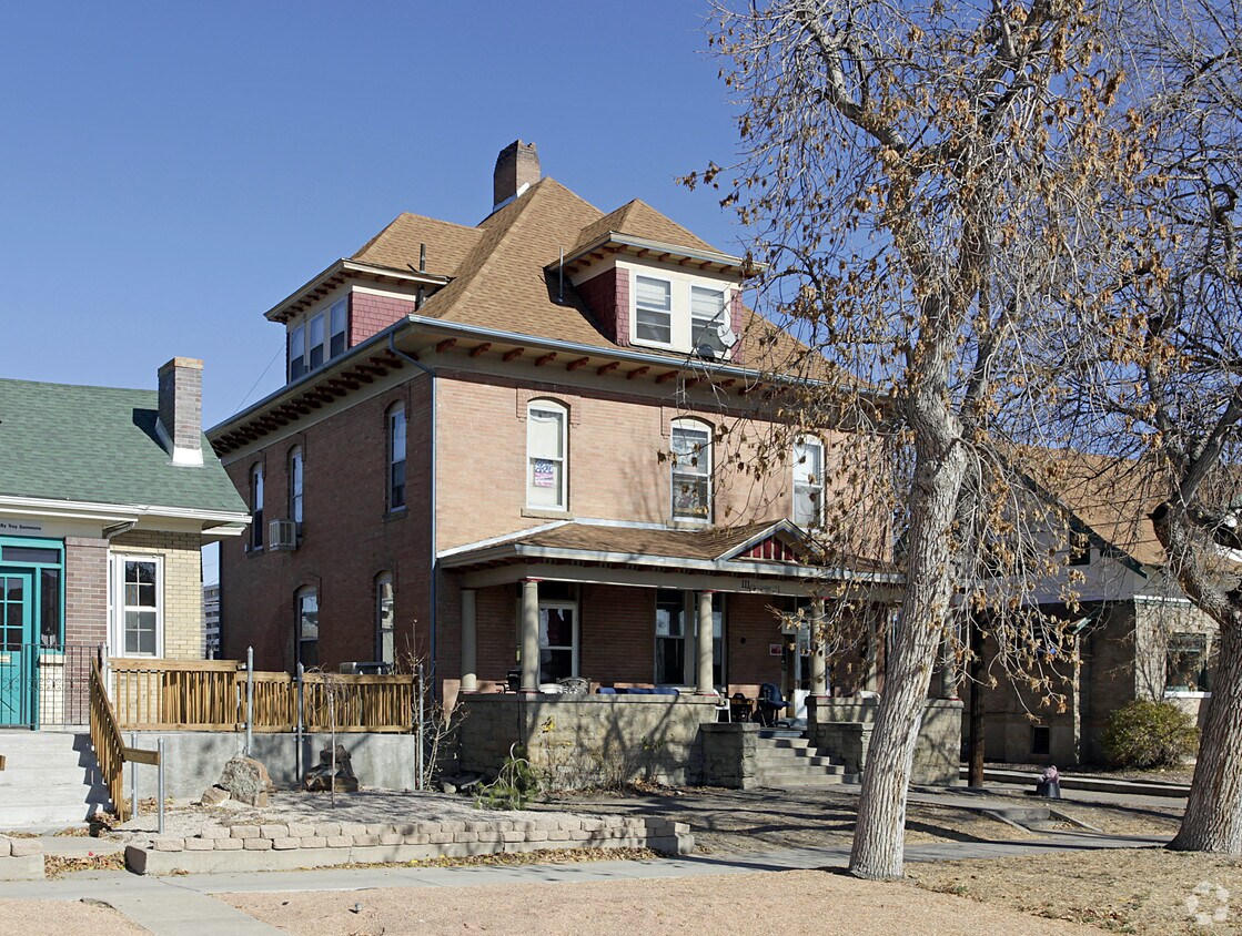 Building Photo - 111 W 11th St