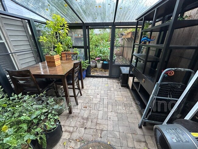 Foto del edificio - 1275 Hillock Crossing