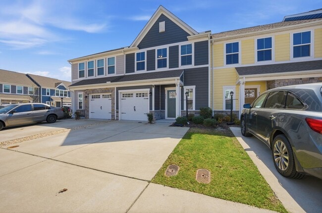 Building Photo - Chesapeake-Townhouse-Cardinal Meadows-3BR-2.5BA-1 Car Garage