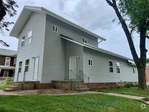 Building Photo - 203 W South St