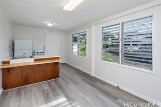 Building Photo - 2341 Palolo Ave