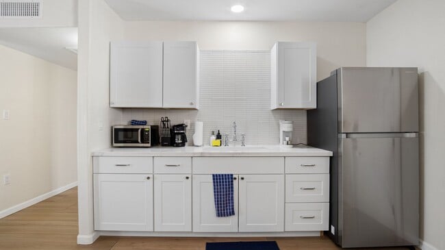 Building Photo - 2929 N 55th Pl