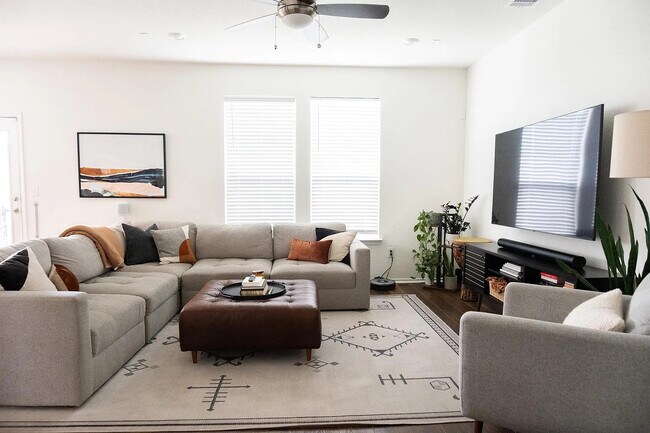 Foto del edificio - Room in House on Conestoga Wagon Way